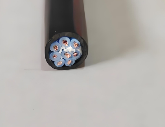 船用电缆在技术和材料上的要求高于普通电缆.jpg